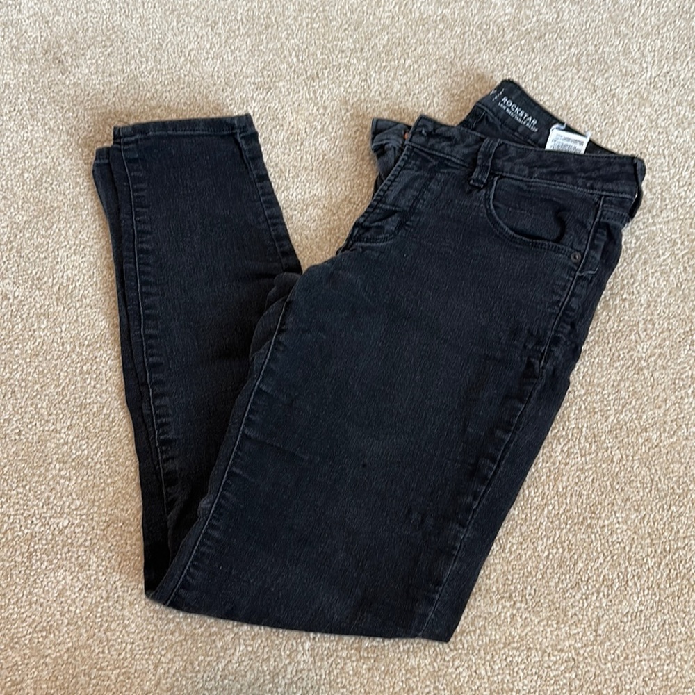 Old Navy "Rockstar" Low Rise Black Jeans (Size 6)